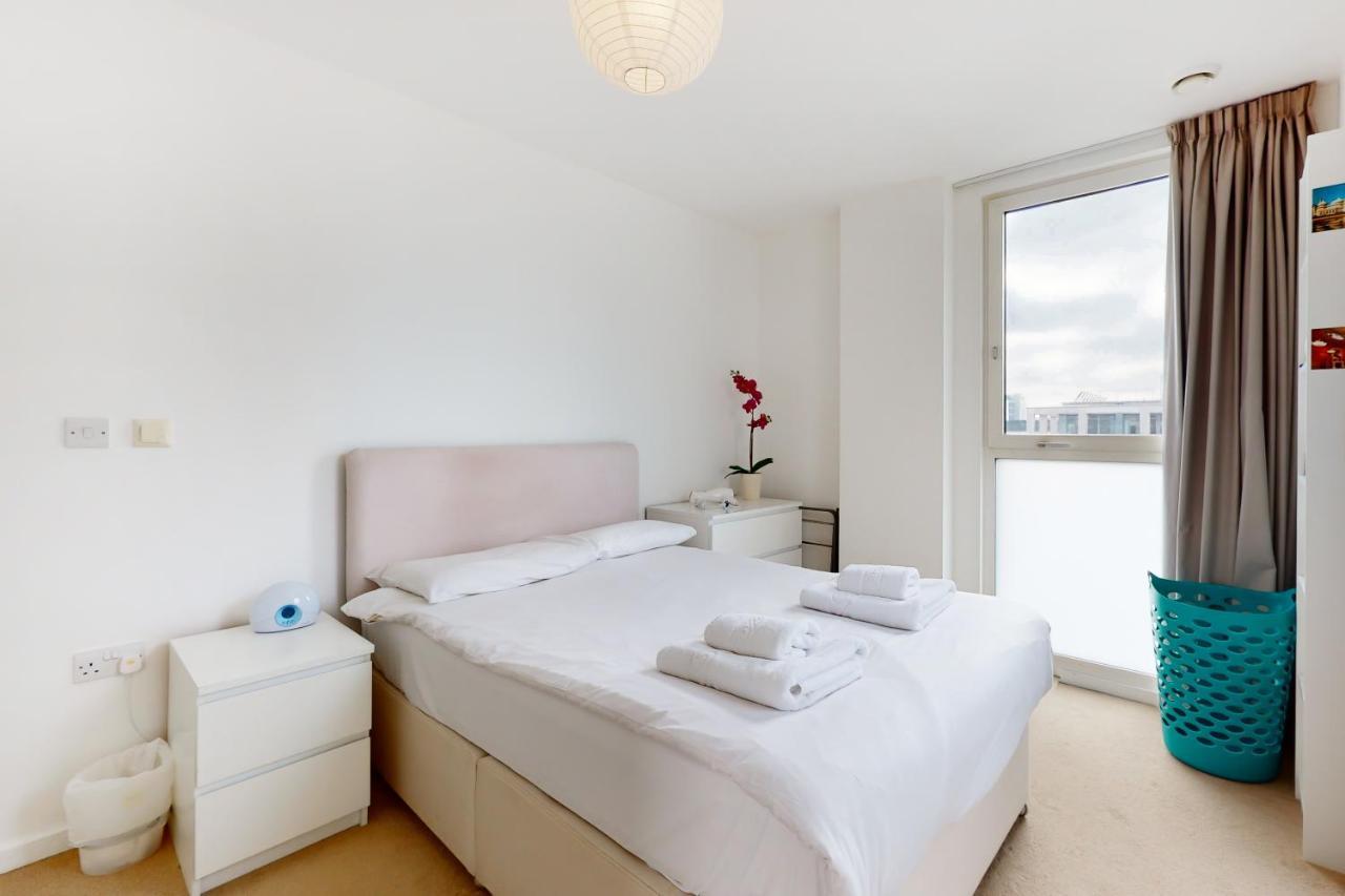 Lovely 2 Bedroom Flat With Balcony In Stratford Λονδίνο Εξωτερικό φωτογραφία