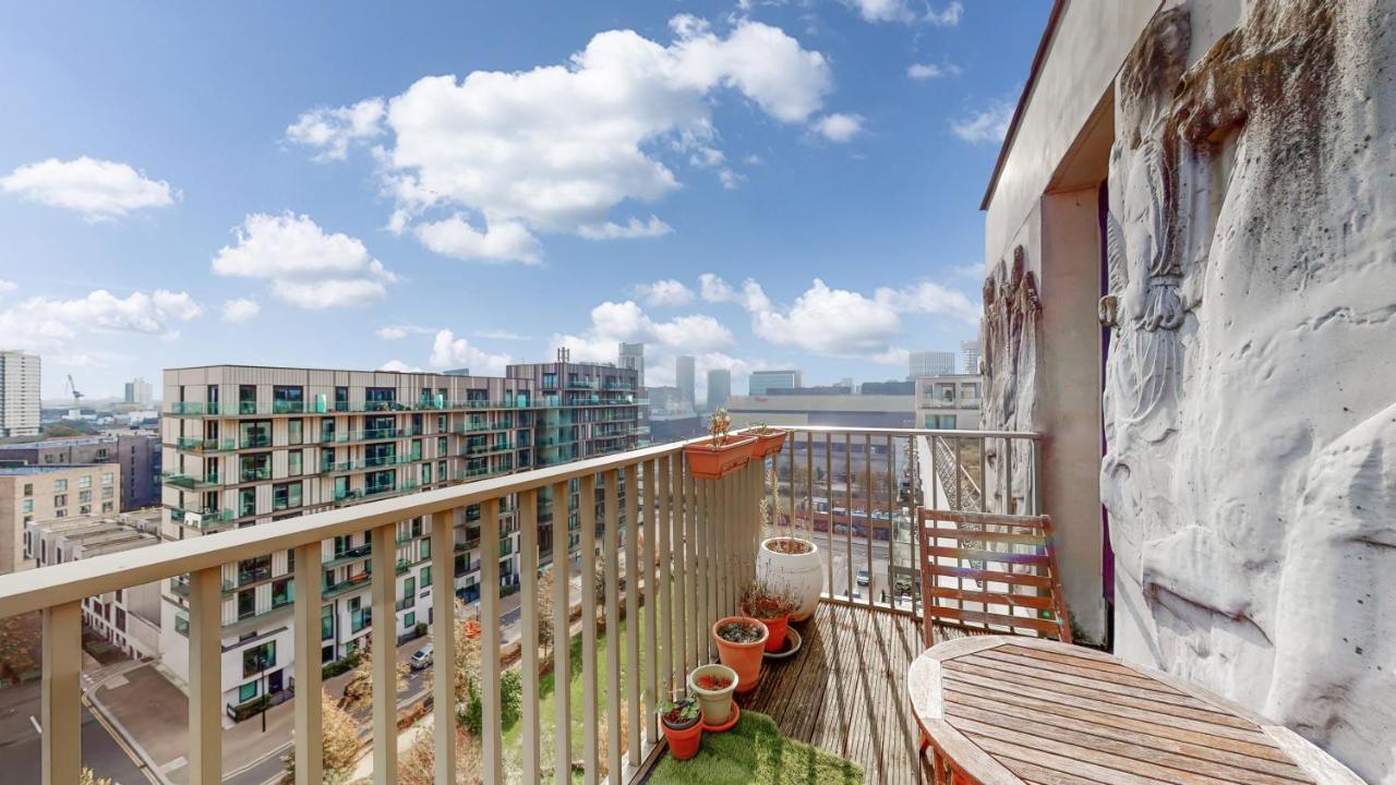 Lovely 2 Bedroom Flat With Balcony In Stratford Λονδίνο Εξωτερικό φωτογραφία